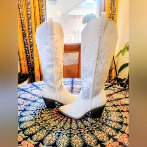 BRAND NEW White Rhinestone Cowboy Boots